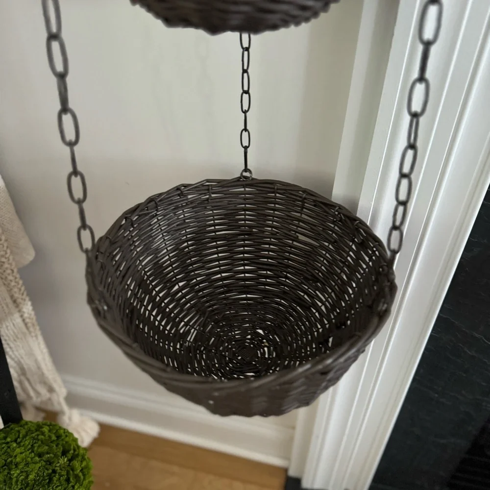 Sur La Table …Madeline ..Hanging Basket / .. 2 here’s… NWT